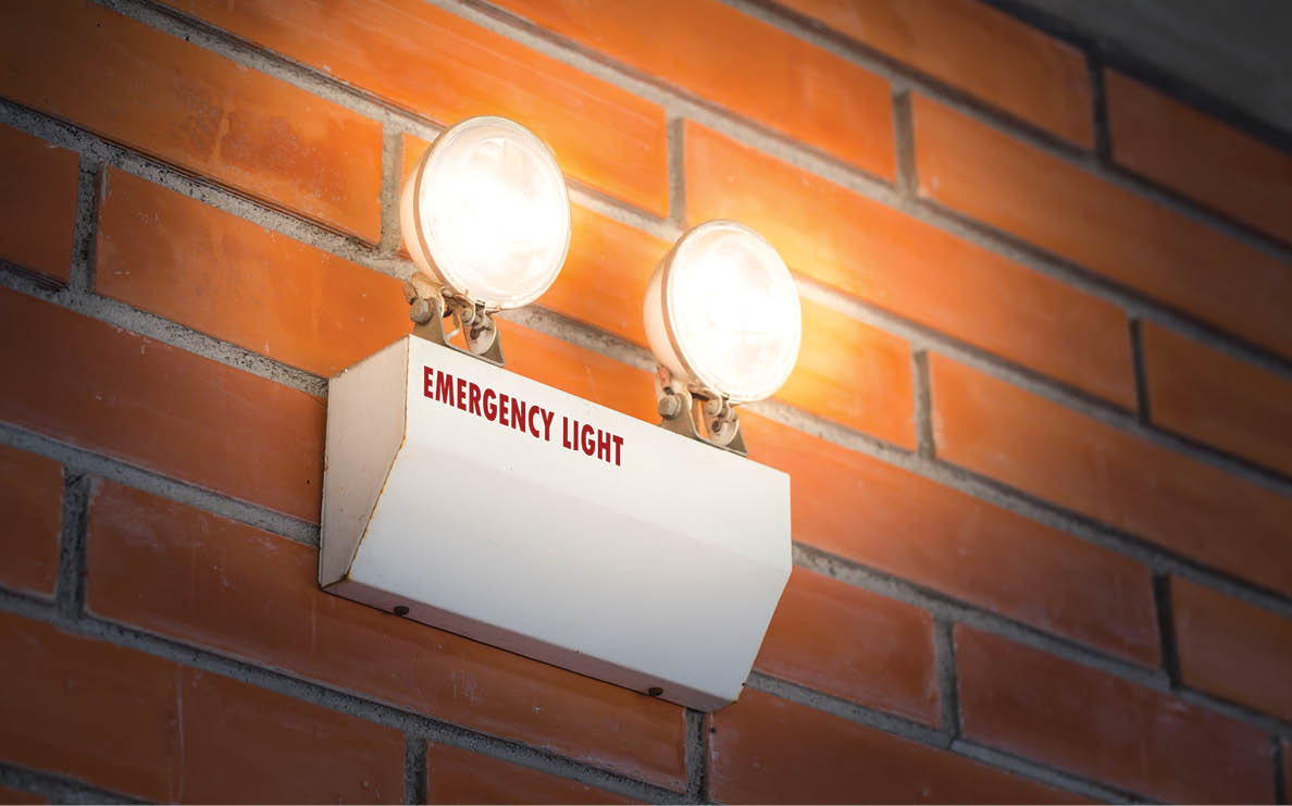 emergency light auto lighting working when power outage by battery 