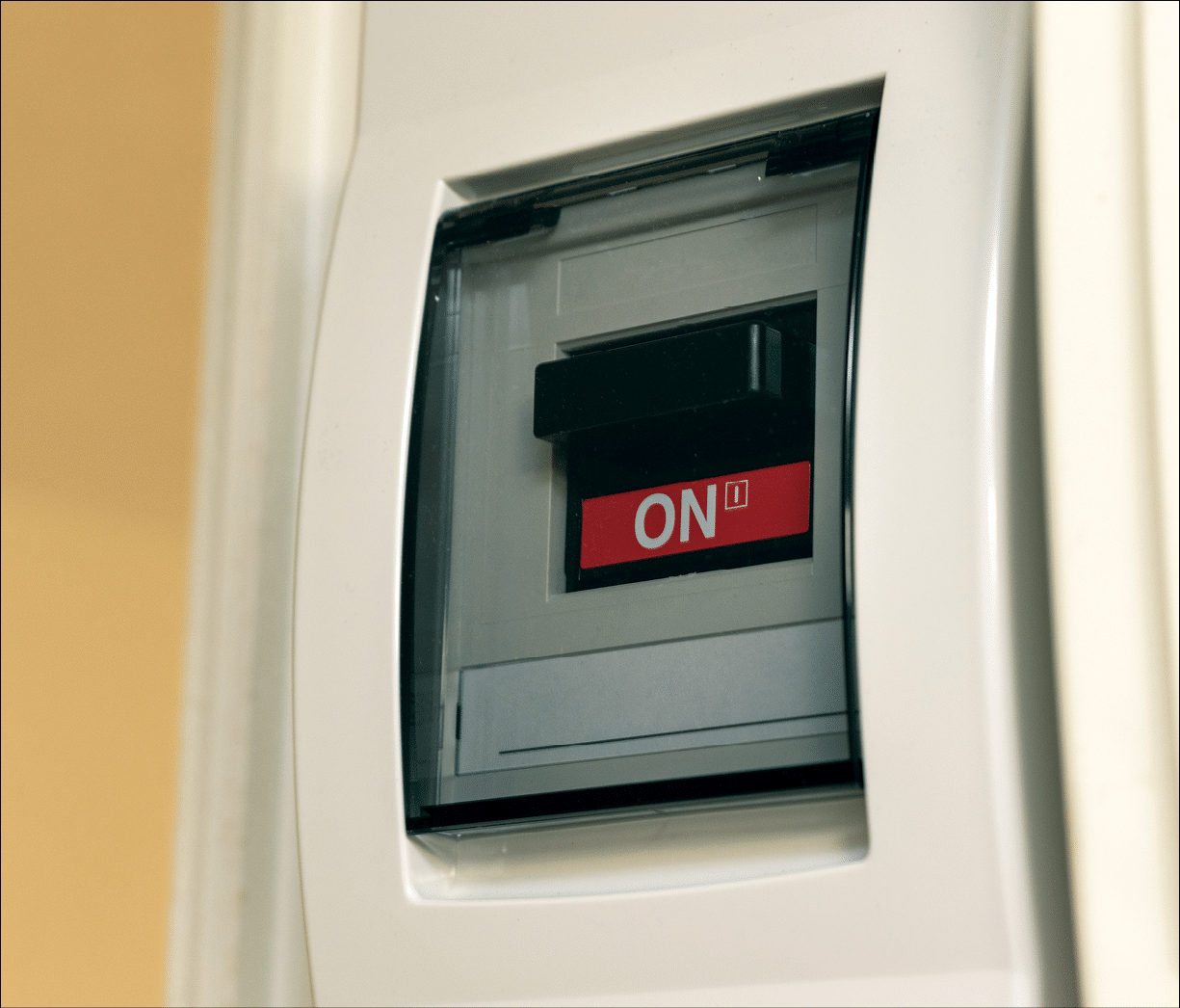 Circuit breaker covered by plastic case